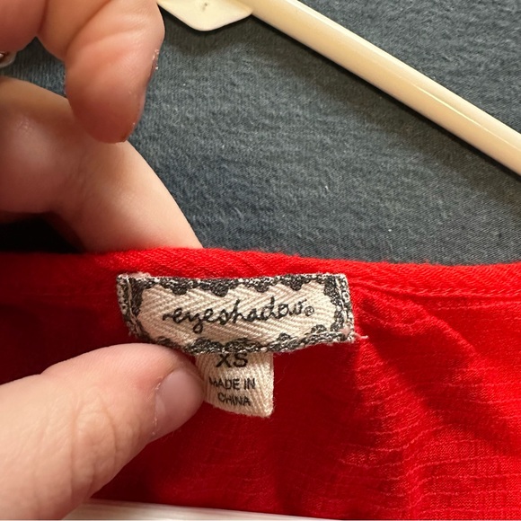 Red Embroidered Women's Top Eyeshadow XS Millenial Casual Tshirt V Neck - Picture 5 of 5